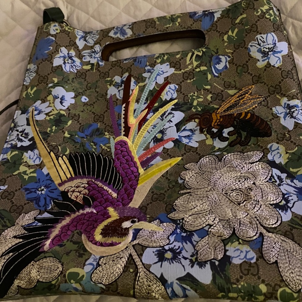 Gucci purse great condition only worn a few times